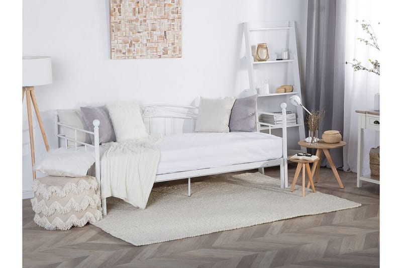 Lutebo Seng 160x200 cm - Hvit - Møbler - Senger - Familieseng