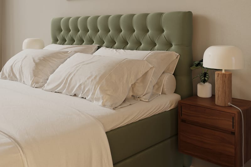 Hilton Lyx Komplett Sengpakke 160x200 cm Kontinentalseng med knappet sengegavl i fløyel - Olive / Fløyel - Møbler - Senger - Komplett sengepakke