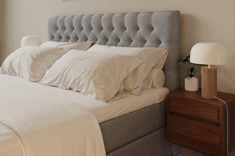 Hilton lyx Komplett Sengpakke 180x200 cm Kontinentalseng med knappet sengegavl - Grå - Møbler - Senger - Komplett sengepakke