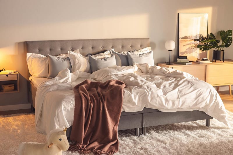 Ella Familieseng 240x200 cm - (+Flere valg) Lysegrå - Møbler - Senger - Kontinentalsenger