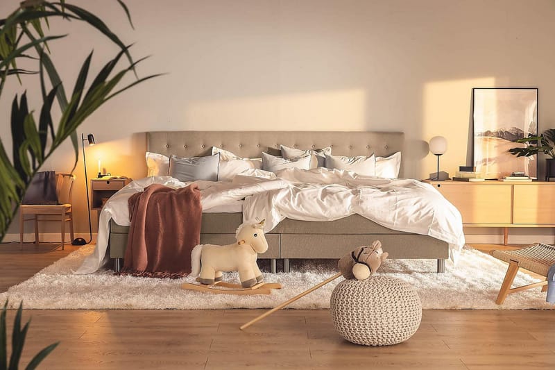 Ella Familieseng 280x210 cm - (+Flere valg) Muldvarp - Møbler - Senger - Kontinentalsenger