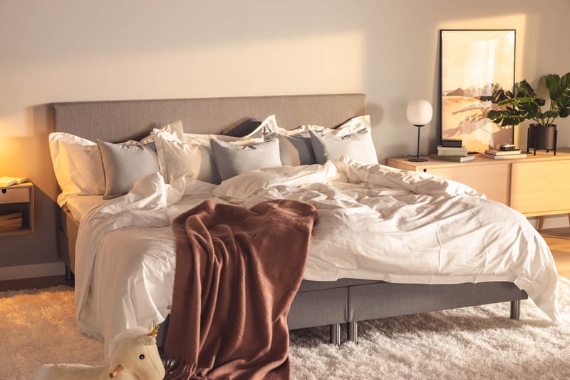 Ella Familieseng Sengepakke 240x200 cm - (+Flere valg) Lysegrå - Møbler - Senger - Kontinentalsenger