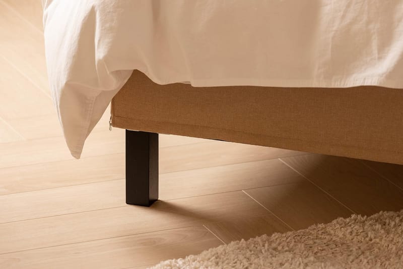 Scarlett Sengepakke 150x200 Skummadrass - Knappet gavl Beige - Møbler - Senger - Komplett sengepakke