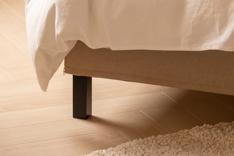 Scarlett Sengepakke 90x200 Skummadrass - Knappet gavl Beige - Møbler - Senger - Komplett sengepakke