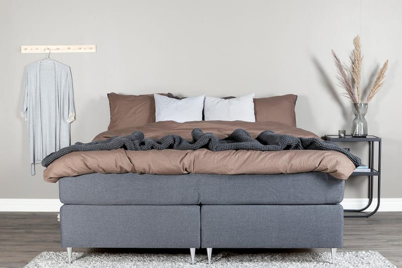 Alstad Seng 180x200 cm - Grå - Møbler - Senger - Kontinentalsenger