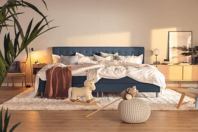 Ella Familieseng 280x210 cm - (+Flere valg) Mørkeblå - Møbler - Senger - Komplett sengepakke