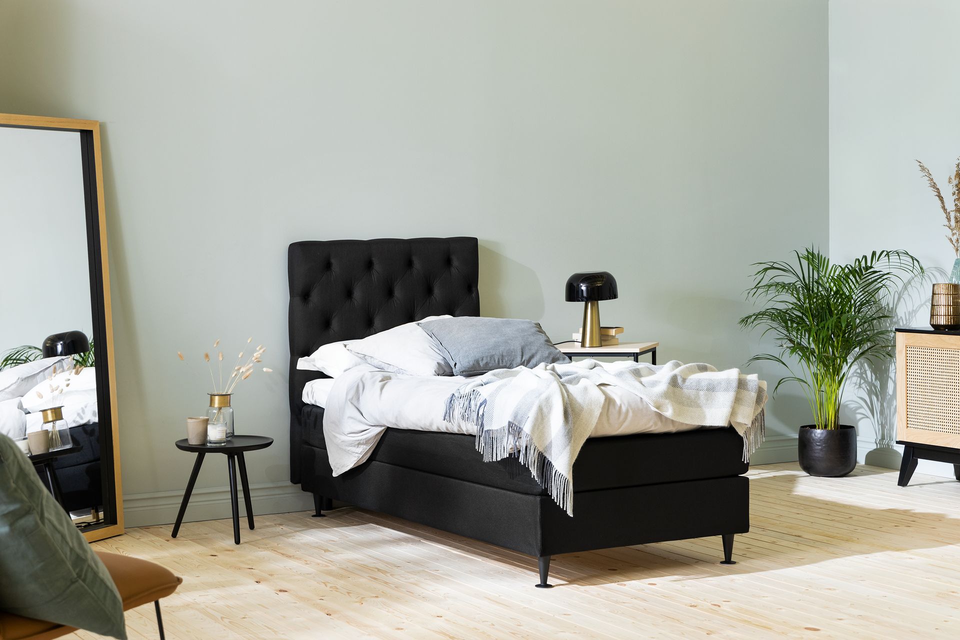 Ella kontinentalseng 90x200cm - Svart - Møbler - Senger - Kontinentalsenger