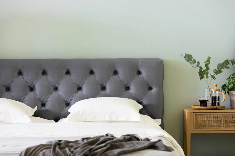 Ella Sengepakke 160x200cm Dypheftet Sengegavl - Lysegrå / Fløyel - Møbler - Senger - Kontinentalsenger