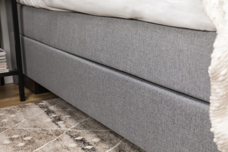 Hilton Lyx Komplett Sengepakke 140 cm Lysgrå - Svart Sokkel - Møbler - Senger - Komplett sengepakke
