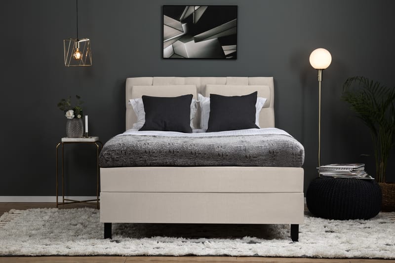 Lucky Komplett Sengepakke 140x200 Skum Diamant Sengegavl - Nakkepute Stor Beige - Møbler - Senger - Komplett sengepakke