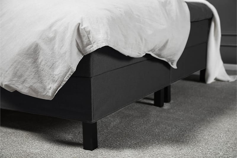 Lucky Komplett Sengepakke 160x200 Skum Glatt Sengegavl - Nakkepute Stor Svart/Grå - Møbler - Senger - Komplett sengepakke