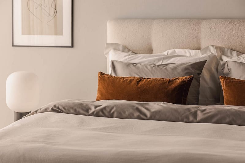 Oslo Luksus Komplett Seng Pakke Kontinentalseng 180x200 cm med sengegavl - Beige / Lys - Møbler - Senger - Komplett sengepakke