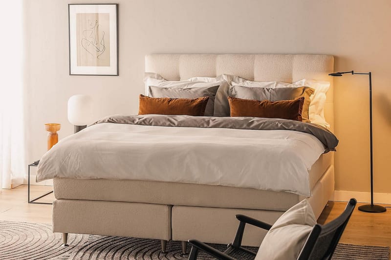 Oslo Luksus Komplett Seng Pakke Kontinentalseng 180x200 cm med sengegavl - Beige / Lys - Møbler - Senger - Kontinentalsenger