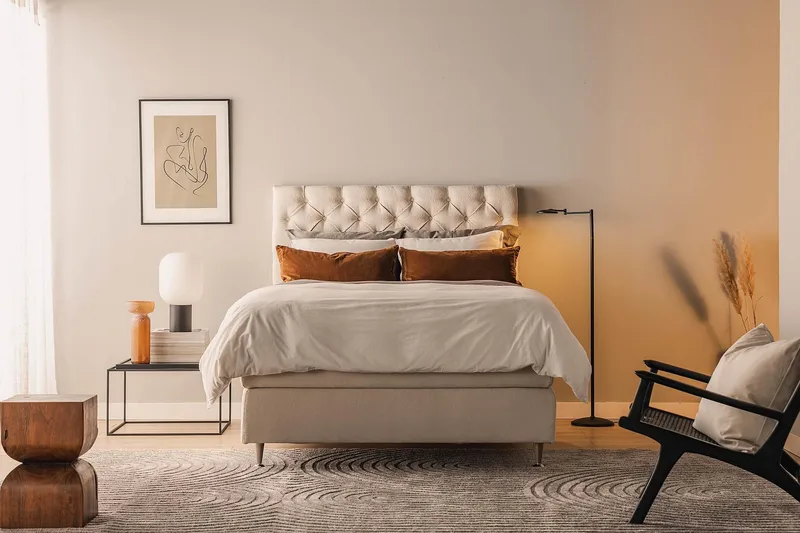 Oslo Lyx Sengepakke Boucle 140x200 Dypheftende Gavl - Lysebeige - Møbler - Senger - Kontinentalsenger