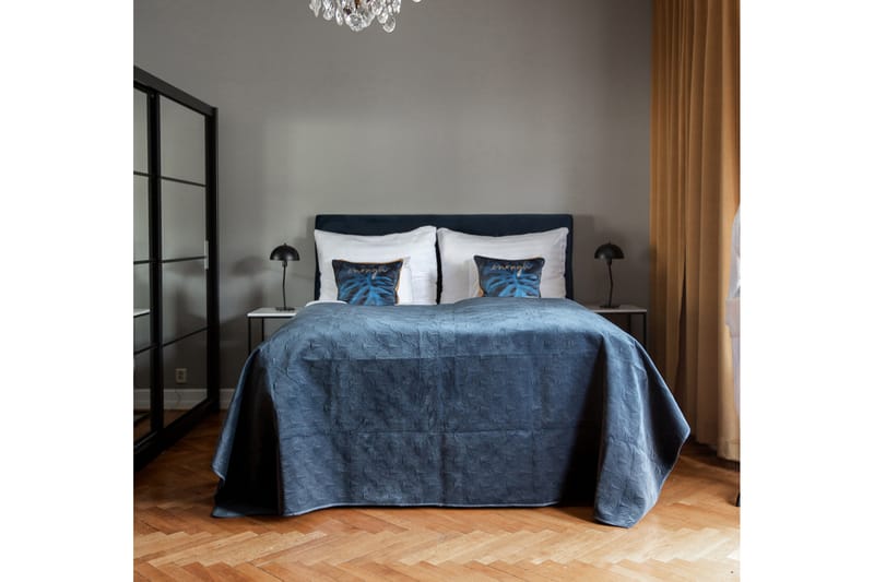 Royal Velvet Komplett Sengepakke 180x200 cm - Mørkeblå Fløyel/Høye Gullben - Møbler - Senger - Komplett sengepakke