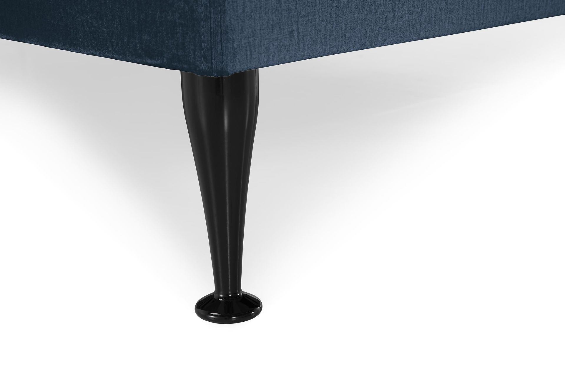 Royal Velvet Komplett Sengepakke 180x200 cm - Mørkeblå Fløyel/Høye Svarte Ben - Møbler - Senger - Komplett sengepakke