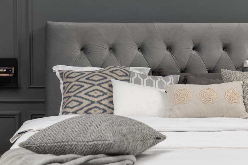 Royal Velvet Kontinentalseng 210x210 cm - Lysegrå Fløyel/Lave Gullben - Møbler - Senger - Komplett sengepakke