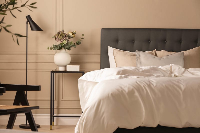 Scarlett Sengepakke 140x200 Lateksmadrass - Knappet gavl Mørkegrå - Møbler - Senger - Kontinentalsenger