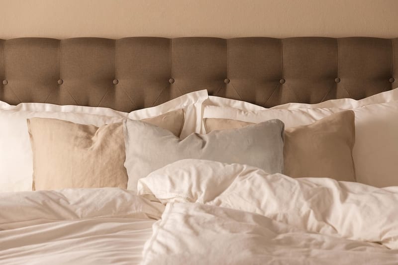 Scarlett Sengepakke 180x200 Memorymadrass - Dypheftet gavl Brun - Møbler - Senger - Kontinentalsenger