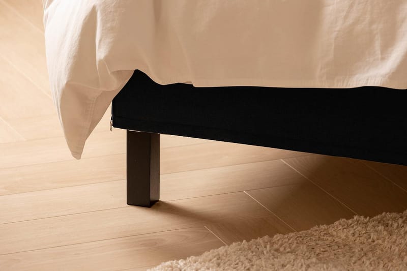 Scarlett Sengepakke 90x200 Memorymadrass - Knappet gavl Svart - Møbler - Senger - Kontinentalsenger