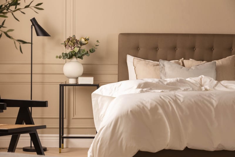 Scarlett Sengepakke 90x200 Skummadrass - Knappet gavl Brun - Møbler - Senger - Kontinentalsenger