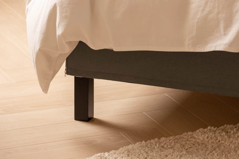 Scarlett Sengepakke 90x200 Skummadrass - Knappet gavl Brun - Møbler - Senger - Kontinentalsenger