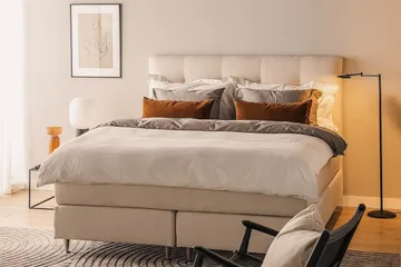 Oslo Luksus Komplett Seng Pakke Kontinentalseng 180x200 cm med sengegavl - Beige / Lys - Møbler - Senger - Kontinentalsenger