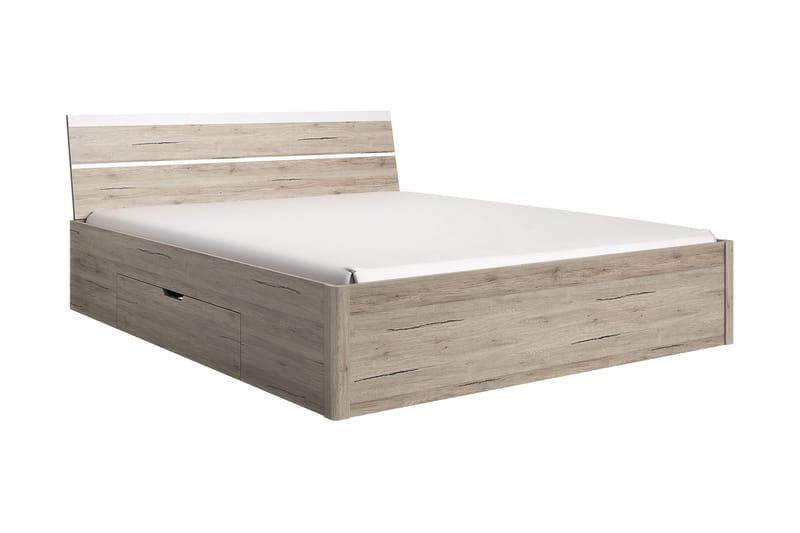 Joannie Rammeseng, Tre | Hvit