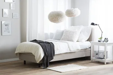 Kabbebo Sengepakke – Regulerbar Seng 80x200 cm i Stoff med Sengegavl + Overmadrass - Beige - Møbler - Senger - Regulerbar seng