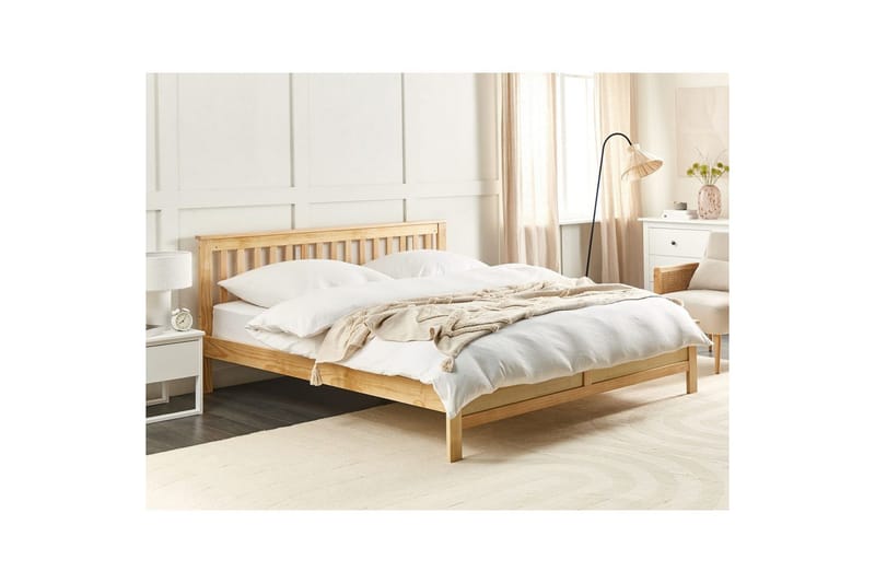 Seng med lamellbunn Mayenne - Lyst tre, 180x200 cm - Møbler - Senger - Sengeramme & sengestamme