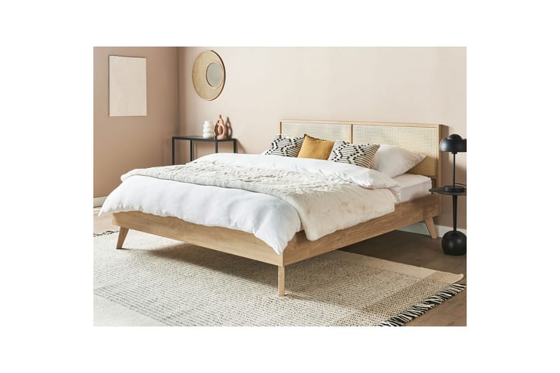 Seng med lamellbunn Monpazier - Lyst tre, 180x200 cm - Møbler - Senger - Sengeramme & sengestamme