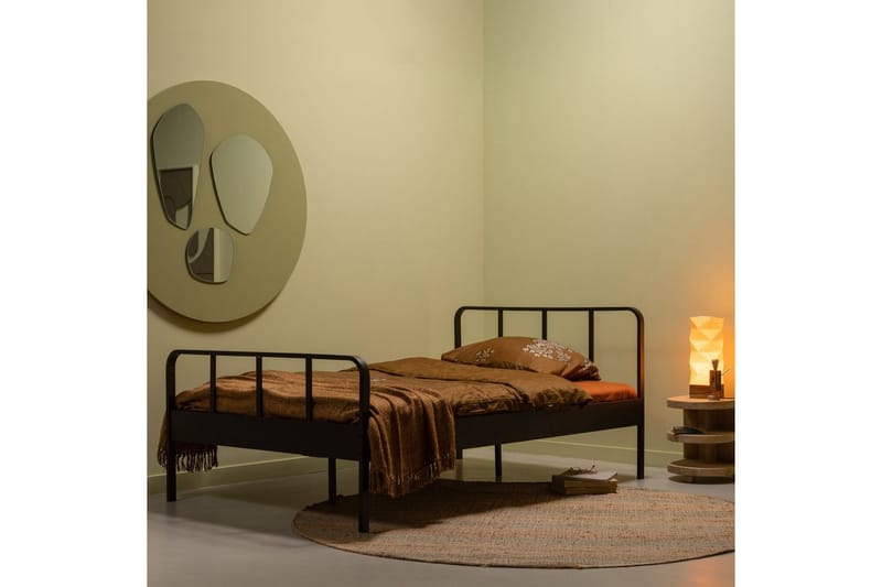 Seng Mees - 120x200 cm - Møbler - Senger - Sengeramme & sengestamme