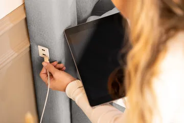 Alessia Komplett Sengpakke med Oppbevaring LED-belysning 180x200 cm - Grå / Lysgr å - Møbler - Senger - Seng med oppbevaring