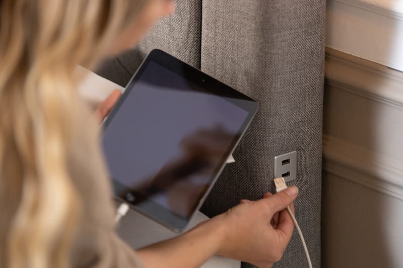 Alessia Oppbevaringsseng med LED-belysning 160x200 - Grå - Møbler - Senger - Seng med oppbevaring