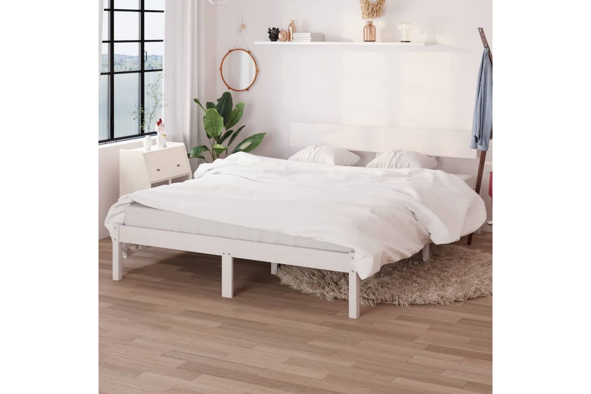 Sengeramme hvit heltre furu 140x200 cm - Hvit - Møbler - Senger - Sengeramme & sengestamme