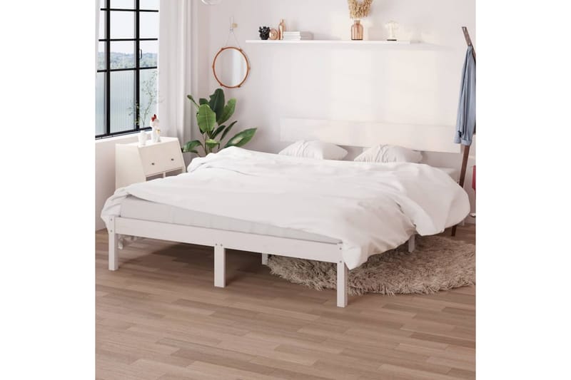 Sengeramme hvit heltre furu 140x200 cm - Hvit - Møbler - Senger - Sengeramme & sengestamme