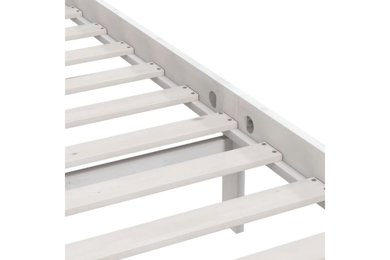 Sengeramme hvit heltre furu 140x200 cm - Hvit - Møbler - Senger - Sengeramme & sengestamme