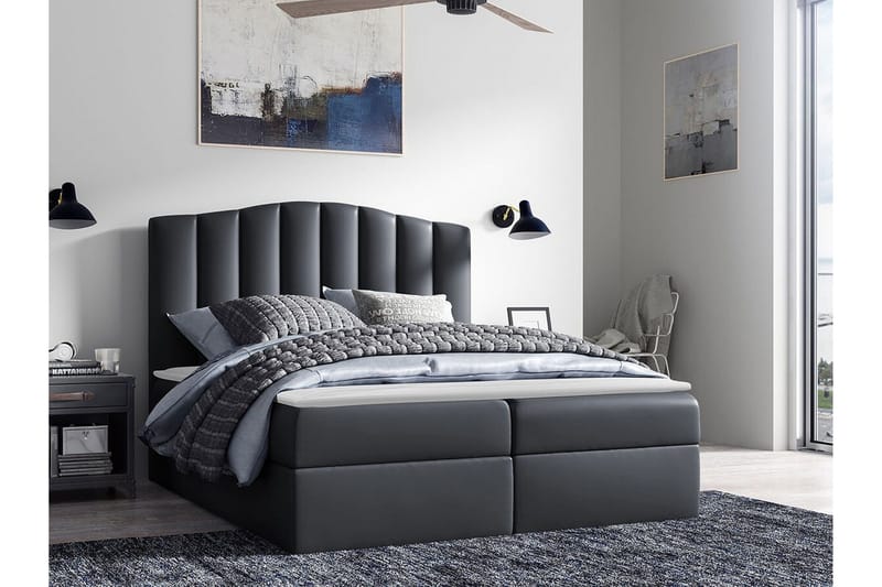 Herstello Sengeramme med Oppbevaring 160x200 cm i Kunstlær med Sengegavl - Svart - Møbler - Senger - Sengeramme & sengestamme
