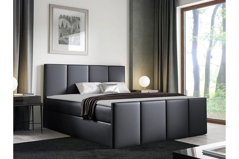 Ripon Sengeramme 140x200 cm i Kunstlær med Fasthetsgrad Medium - Svart - Møbler - Senger - Sengeramme & sengestamme