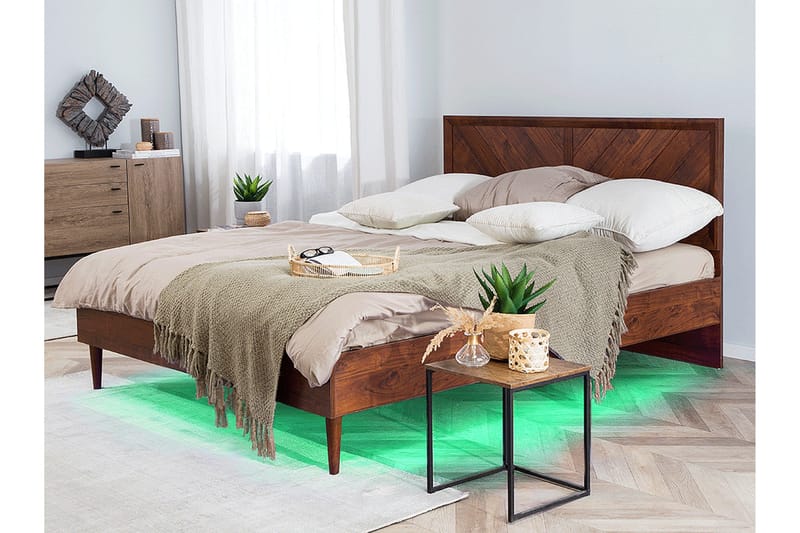 Saraly Kontinentalseng med LED 140x200 - Tre/Natur - Møbler - Senger - Sengeramme & sengestamme