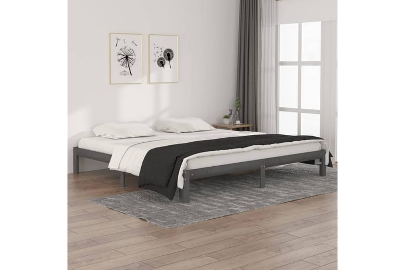Sengeramme grå heltre furu 200x200 cm - Grå - Møbler - Senger - Sengeramme & sengestamme