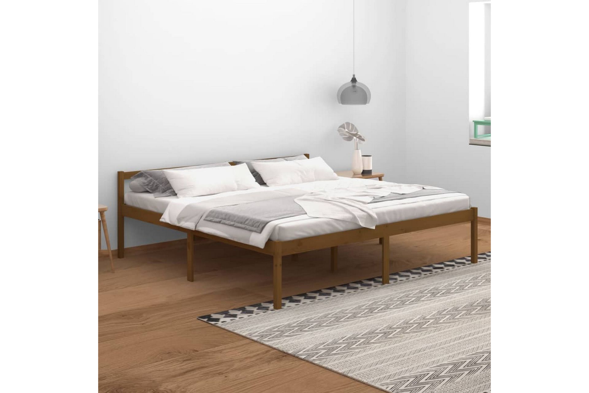 Sengeramme honningbrun heltre furu 200x200 cm - Brun - Møbler - Senger - Sengeramme & sengestamme