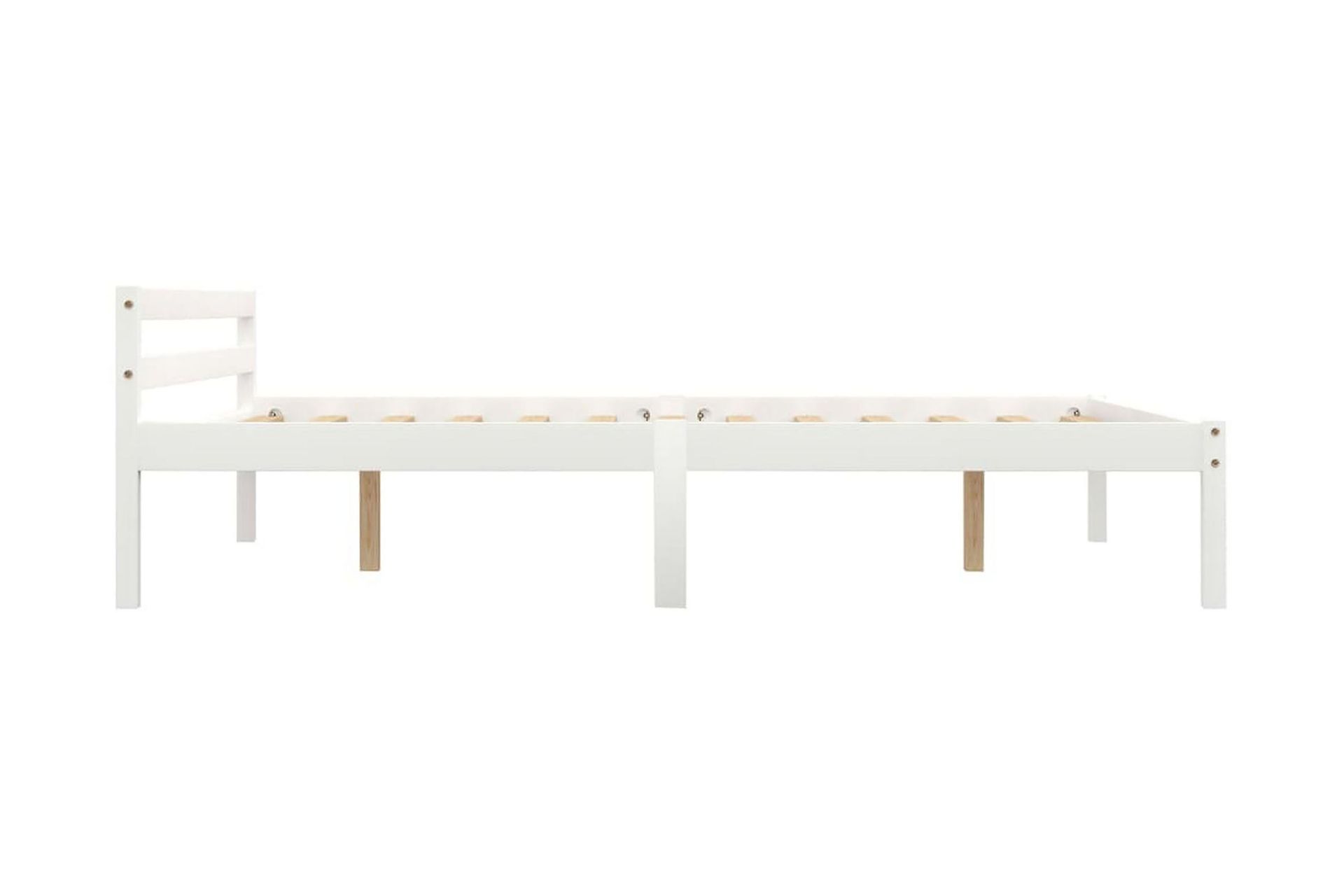 Sengeramme hvit heltre furu 140x200 cm - Hvit - Møbler - Senger - Sengeramme & sengestamme