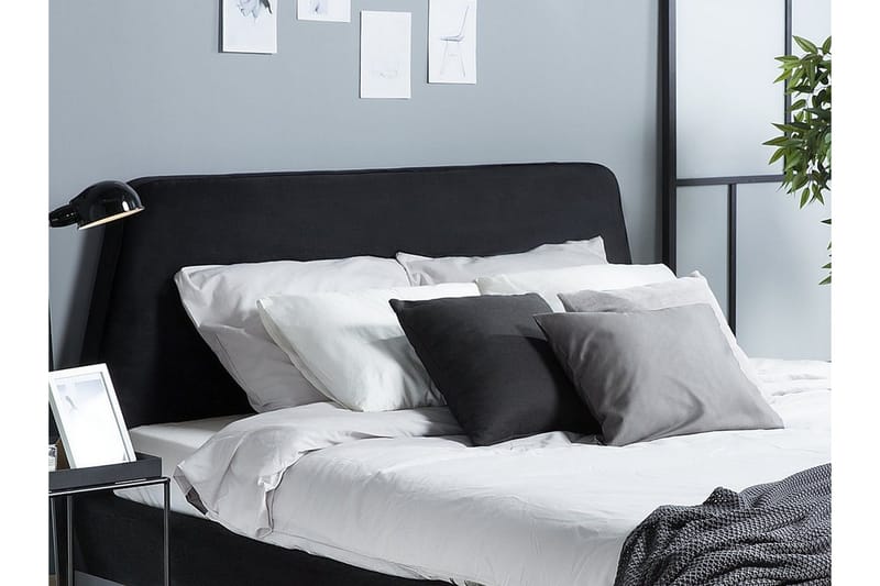 Vienne Sengeramme 180x200 cm i Stoff med Sengegavl og Trebein - Svart - Møbler - Senger - Sengeramme & sengestamme