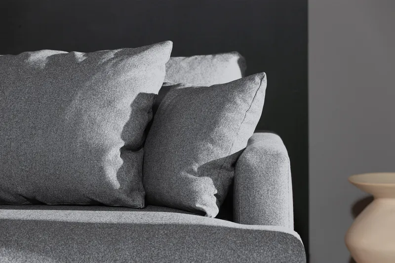 Menard 4-seters Dyp Stoffsofa - Grå - Møbler - Sofaer - 4 seter sofa