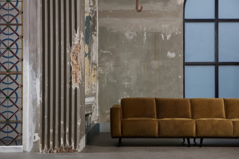 Statement 4-seters Fløyelssofa - Honninggul - Møbler - Sofaer - 4 seter sofa