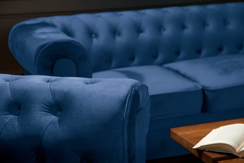Chesterfield Lyx 2-seter Liten fløyelssofa – Dyp sofa 160 cm bred - Blå Fløyel - Møbler - Sofaer - Fløyel sofaer