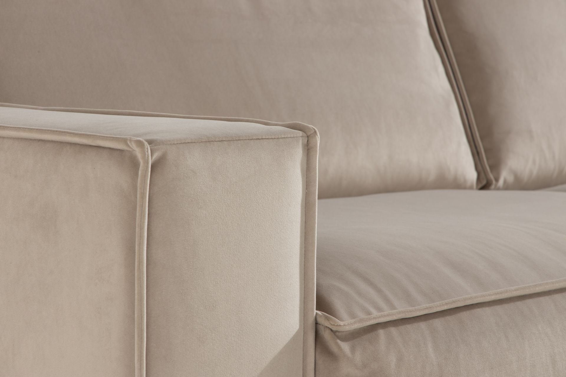 Cloudia Hjørnesofa Large Fløyel - Beige - Møbler - Sofaer - Hjørnesofa
