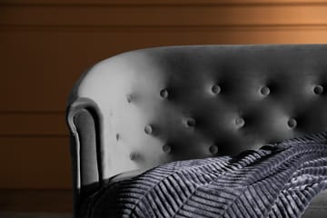 Dahlia Siss Sofa Fløyel - Mørkegrå - Møbler - Sofaer - Howard sofa