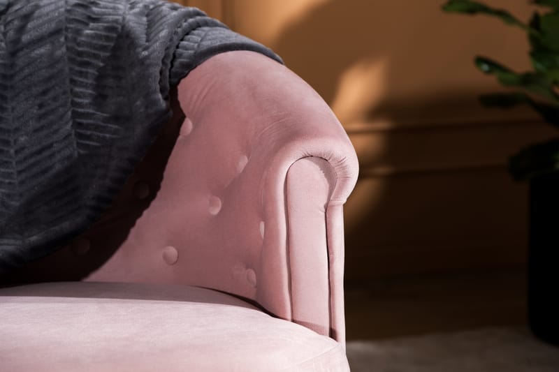 Dahlia Siss Sofa - Lyserosa Fløyel - Møbler - Sofaer - Howard sofa